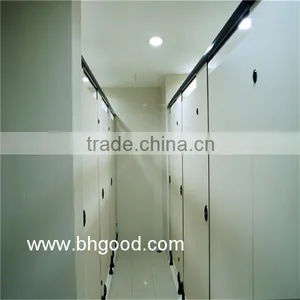 Best Price Decorative Plain Color Hpl Toilet Partition thumbnail-3