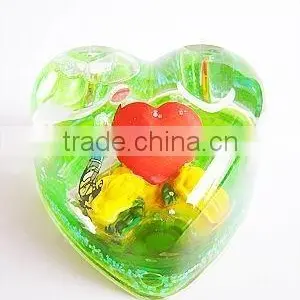 Wholesale Promotional Heart Shaped Snow Globe for Christmas thumbnail-1