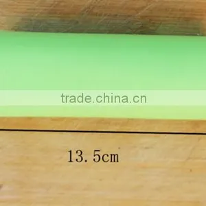 Time Saving Silicone Garlic Peeler thumbnail-4