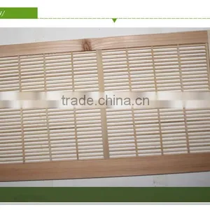 Beekeeping Fir Wood Frame Bamboo Sticks Vertical Queen Excluder thumbnail-4