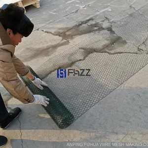 Plasticized Hexagonal Metal Mesh Used for Construction of Poultry Fencing and Agriculture Enclosure thumbnail-3