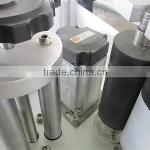 Automatic Glass Alochol Wine Bottle Labeling Machine thumbnail-2