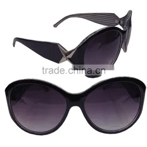 Sunglasses,Fashion Sunglasses,Plastic Sunglasses, Eyewear With "star"metal Decoration thumbnail-1