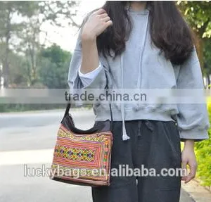 China Embroidery Tote Bag Fashion Women Leather Shoulder Bag thumbnail-2