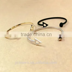 Fashion New Copper Alloy Triangle Cuff Expandable Pyramid Bangle Wholesale thumbnail-1