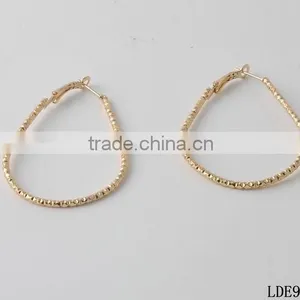 Oval Gold Hoop Earrings thumbnail-1