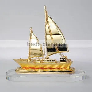 Excellent Glod &sliver Crystal Metal Sailing Boat Models for Desktop Decoration thumbnail-2