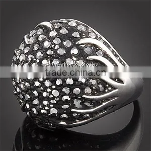 Fashion Retro Black Crystal 18k White Gold Ring thumbnail-3