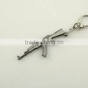 Small Gift Silver Plated Metal Gun Design Stainless Steel Keychain for Men Supplier's Choice thumbnail-4