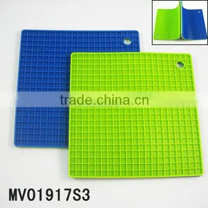 Double Color Silicone Honeycomb Pot Holders thumbnail-1