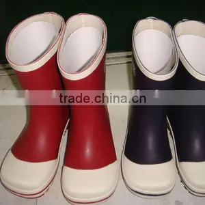 Traditional Rubber Boots thumbnail-1