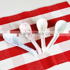Ceramic Spoon With Solid Color thumbnail-1