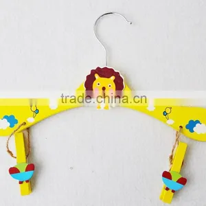 J208 Child Wholesale Wood Clothes Hanger Factory thumbnail-6