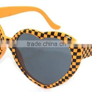 Checkered Heart Shape Sunglasses thumbnail-3