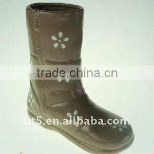 8 Inch Ceramic Shoes Vase thumbnail-1