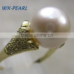 White Seawater Tihatian Pearl Ring With Gold Ring thumbnail-1