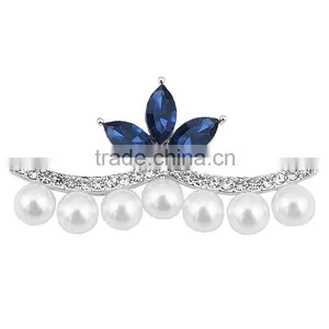 China Supplier Cheap Wholesale Zinc Alloy Magnetic Artificial Flower Rhinestone Brooch thumbnail-2