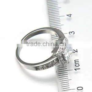 2016 Fashion Silver Crystal Jewelry Stone Stainless Steel Engagement Rings thumbnail-3