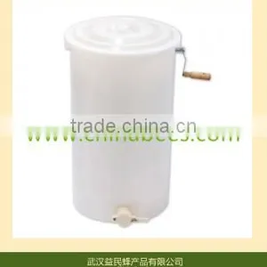 Plastic 2 Frames Honey Extractor thumbnail-1