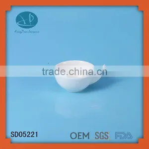Factory Direct Wholesale White Round Ceramic Dip Dish With Handle thumbnail-1