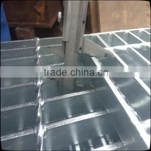 Serrated Steel Grating thumbnail-2