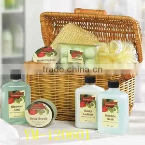 Willow Washing Basket With Lid thumbnail-1
