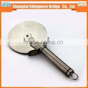 High Grade Kitchen Tool Stainless Steel Pizza Wheel Cutter thumbnail-5