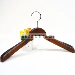 Anti Slip Brown Color Plastic Coat Hanger for Clothes thumbnail-1