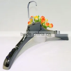 Factory Customized Hot Sell Plastic Hanger for Suit Cloth thumbnail-2