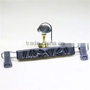 Good Plating Plastic Pants Hangers Clamp for Trouser Display thumbnail-2