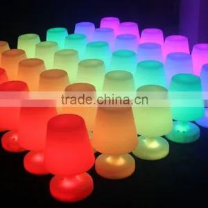 16 Color Change LED Illuminated Duck Shape Table Lamp thumbnail-4
