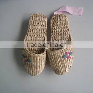 Indoor Salon Handicraft Natural Material Bulrush Slipper thumbnail-1