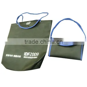 Nonwoven Folded Bag With Plastic Button thumbnail-1