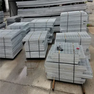 Hot Dipped Galvanised Grid Mesh Flooring For Rain Gutter Treads Steel Grating thumbnail-5