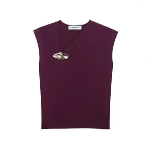 Spring and Summer New Style European-Inspired Women's Fashion Casual Golden Accented Knitted Sleeveless Top thumbnail-1
