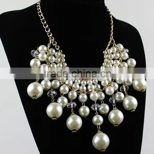 Wholesale Fashion Multilayer Big Pearl Statement Necklace Imitation Tassel Necklace thumbnail-2