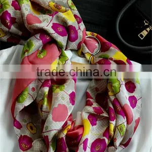 Wholesale Fashion Women Square Neck Silk Scarf thumbnail-4