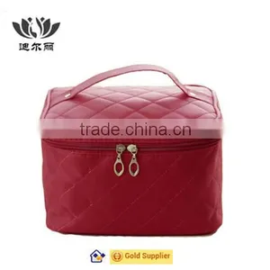Bulk Round Red Cosmetic Bag Wholesale thumbnail-1