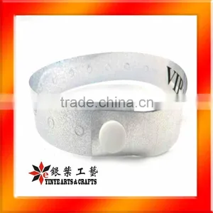 2013 Promotional 0.3mm Reflective PVC Disposable Wrist Bands thumbnail-1