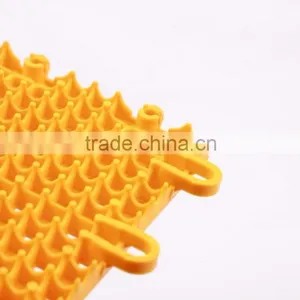 Suspended PP Interlocking Outdoor Tiles Rug thumbnail-5