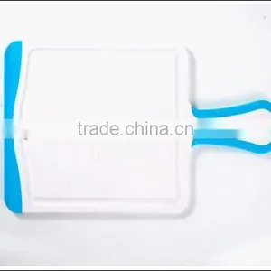 Plastic Cutting Board With Handle thumbnail-1