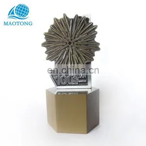 Custom Cheap Zinc Alloy Metal Antique Silver Plated New 3D Trophy Tennis Sports Medals and Trophies Maker thumbnail-1
