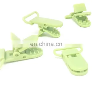 Hot D Shape Kind of Design for Baby Dummy Plastic Pacifier Clip Belt Buckles thumbnail-5
