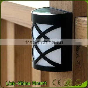2016 High Lumen LED Solar Fence Lamp thumbnail-5