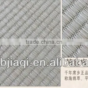 Straw Place Mats thumbnail-2