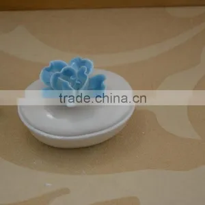New Item White Porcelain Jewel Box With Red Flower Shape Design thumbnail-3