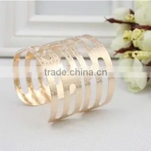 Fashion Iron Gold Hollow Bangle Cuff Bracelet for Women thumbnail-3