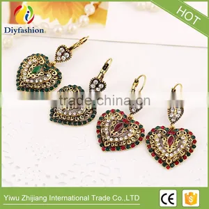 Retro Bohemian Dirr Heart-shaped Resin Gold Plated Ear Clip thumbnail-5