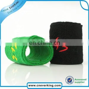 Custom Red Embroidery Terry Cotton Wristband Factory Wholesale thumbnail-5