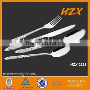 Tableware Set With Flower Pattern thumbnail-1